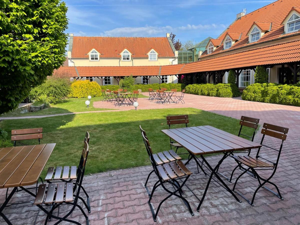 Hotel Bechneruv Statek Lány Esterno foto