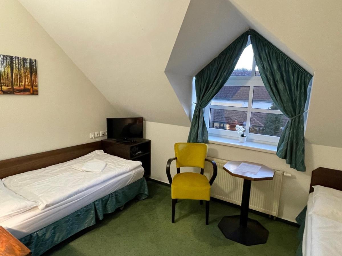 Hotel Bechneruv Statek Lány Esterno foto